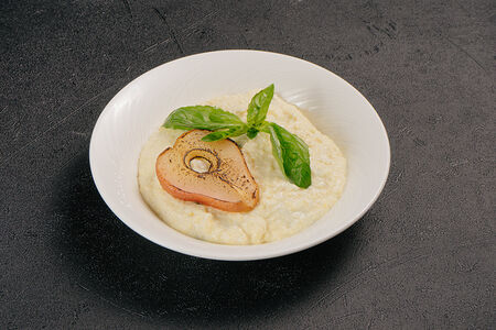 Пшенная каша с карамелизированной грушей (сезонное)