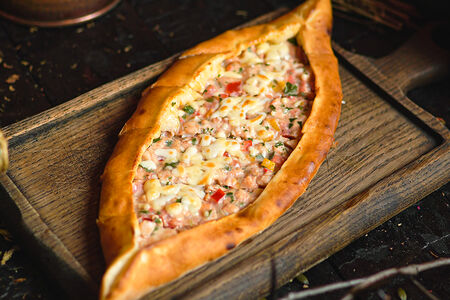 Пиде с рубленой куриной грудкой