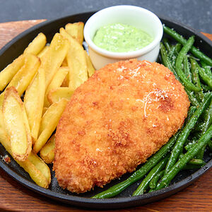 Цыпленок Кордон блю с соусом с базиликом