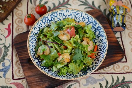 Салат с тигровыми креветками Самарканд