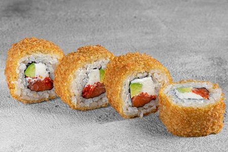 Ролл темпура с лососем