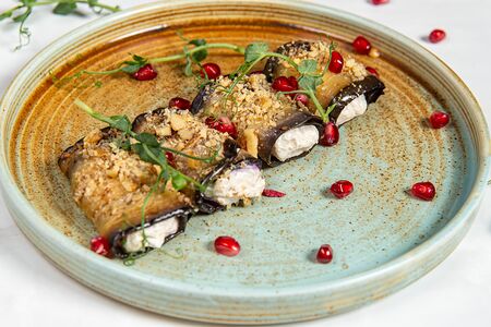 Рулеты из баклажанов