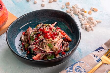 Салат из баклажанов гриль с орехово-кунжутной заправкой