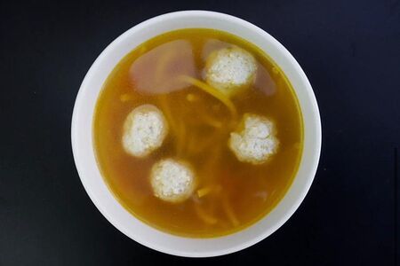 Суп-лапша с фрикадельками 