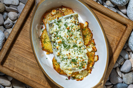 Судак запеченный под солёным творогом