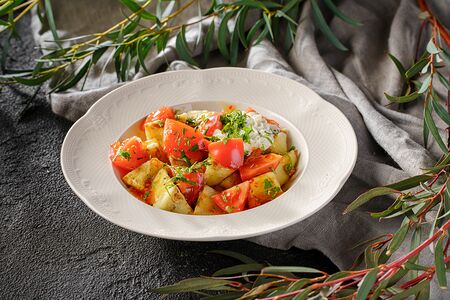 Жареные баклажаны с томатами