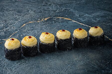 Ролл запеченный с угрем