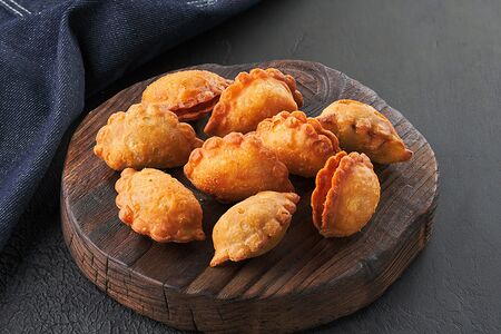 Чебуречки мини с ветчиной и сыром