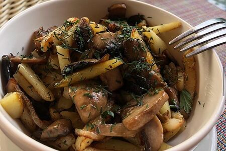 Картошка, жаренная с грибами 