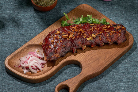 Свиные ребрышки под соусом сацебели