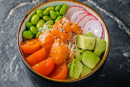 Поке с лососем понзу