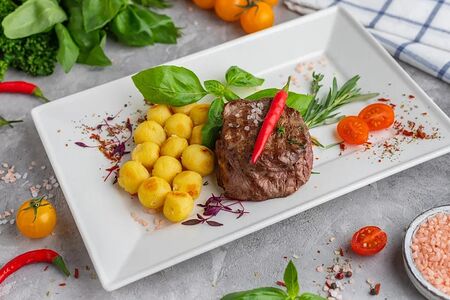 Стейк из говяжьей вырезки