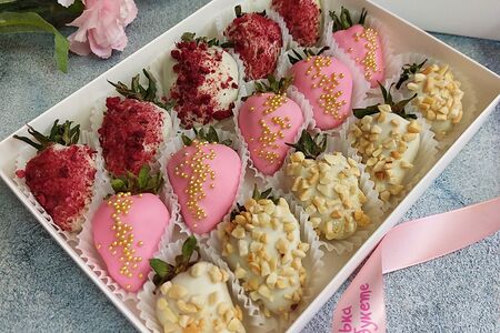 Клубника в шоколаде №35 (12-15 ягод)