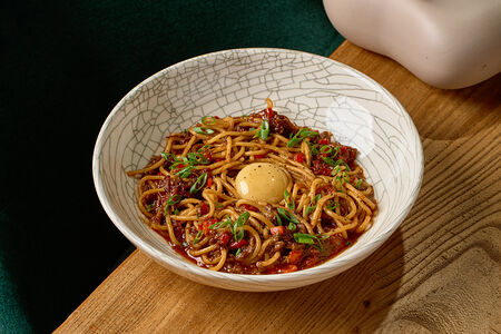 Паста с хвостами теленка и копченым желтком