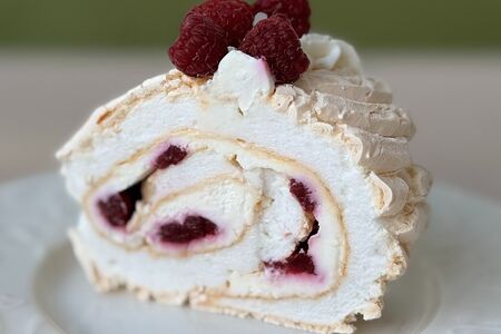 Меренговый рулет