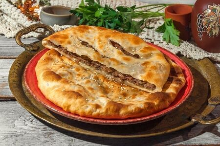 Грузинский пирог Кубдари