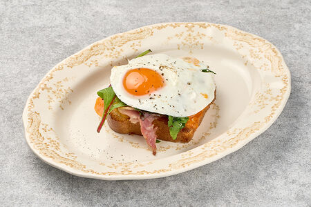 Крок-мадам с тамбовским окороком