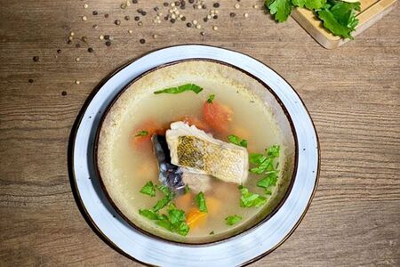 Уха наваристая из трех видов рыб