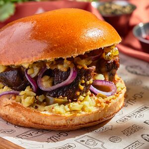 Стейк-бургер с томленым Чак роллом