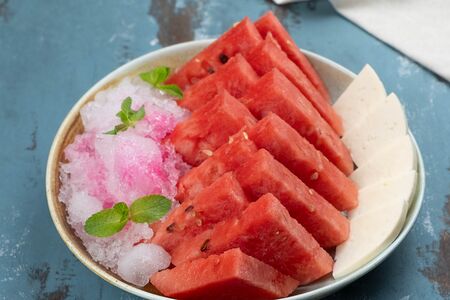 Арбуз с сыром 