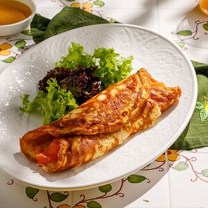 Омлет с лососем и сыром Филадельфия