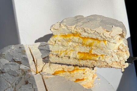 Меренговый торт Манго-маракуйя 