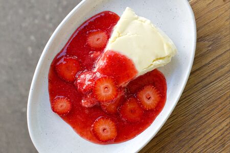 Ванильный чизкейк с клубникой 