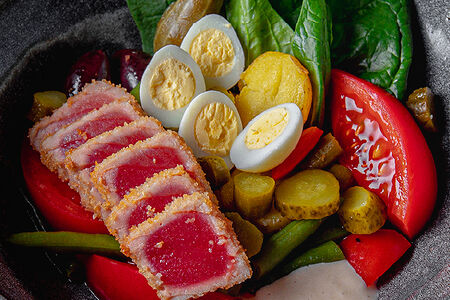 Салат с тунцом