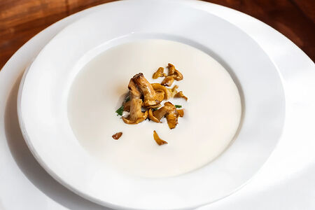 Клэм-чаудер с лисичками