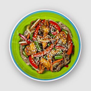 Курочка с яичной лапшой в соусе терияки