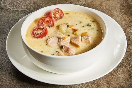 Сливочный суп с лососем