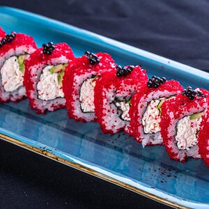 Калифорния со снежным крабом и авокадо