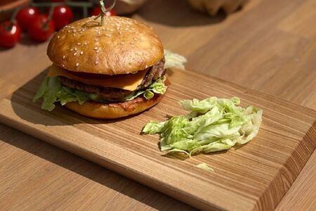 Бургер с фермерской котлетой 