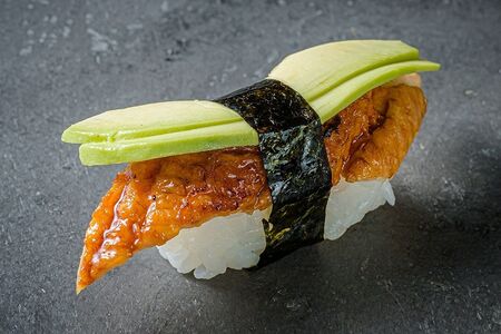 Суши Угорь Авокадо