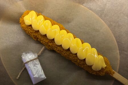 Корн-дог (моцарелла и сосиска)