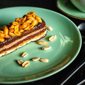 Пирожное Сникерс