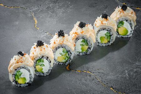 Ролл Масляная рыба с пармезаном