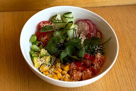 Поке боул с лососем