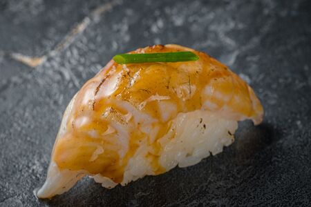 Суши Дорадо Опаленный