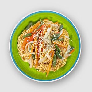 Овощи с яичной лапшой в соусе терияки