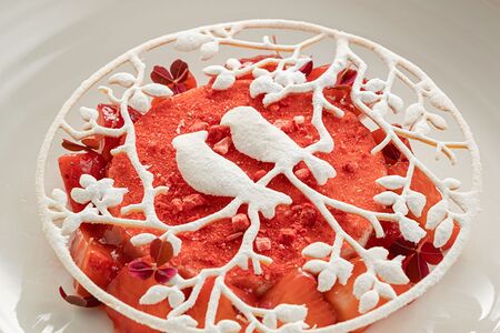 Птичье молоко с клубничным кампоте