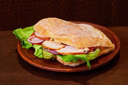 Сэндвич с копченой утиной грудкой