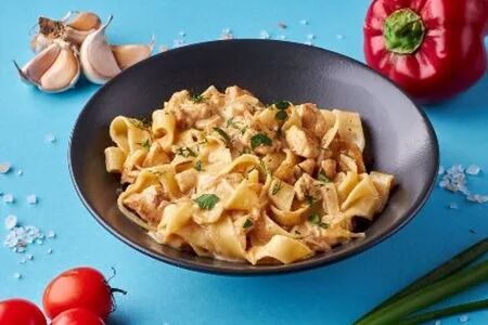 Феттуччине с курицей и грибами