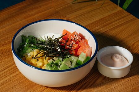 Поке с лососем