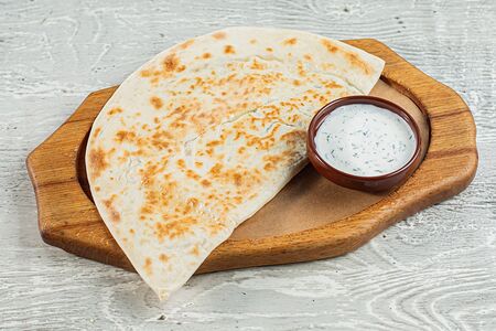 Кутаб с сыром и зеленью