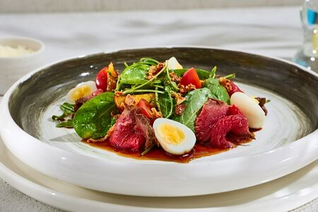 Салат с ростбифом 