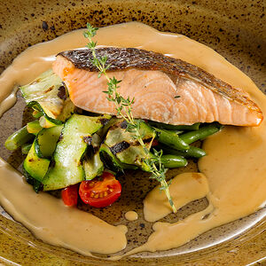 Сёмга на овощной подушке