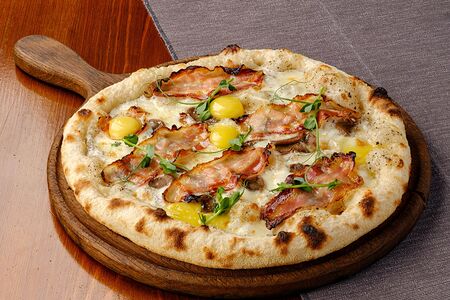 Пицца Трюфельная с Панчеттой 