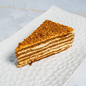 Пирожное домашнее Медовое