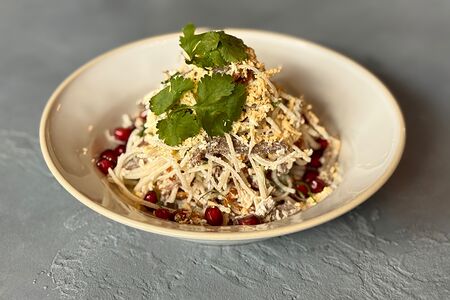 Салат из говядины с редькой